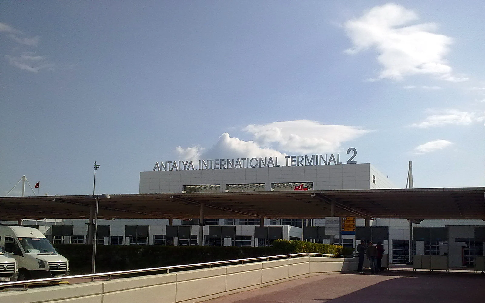 Antalya Havalimanı dış hatlar terminali 2 girişi